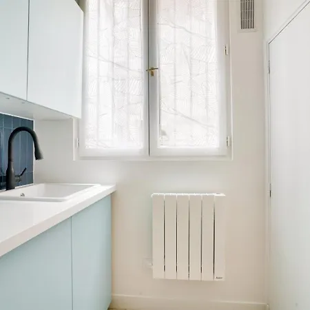 Apartment Renovated In The Heart Of The Marais *