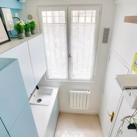 Renovated In The Heart Of The Marais Apartment *
