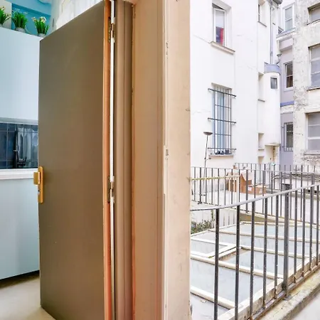 Renovated In The Heart Of The Marais * Paris