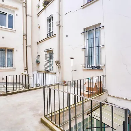 Renovated In The Heart Of The Marais